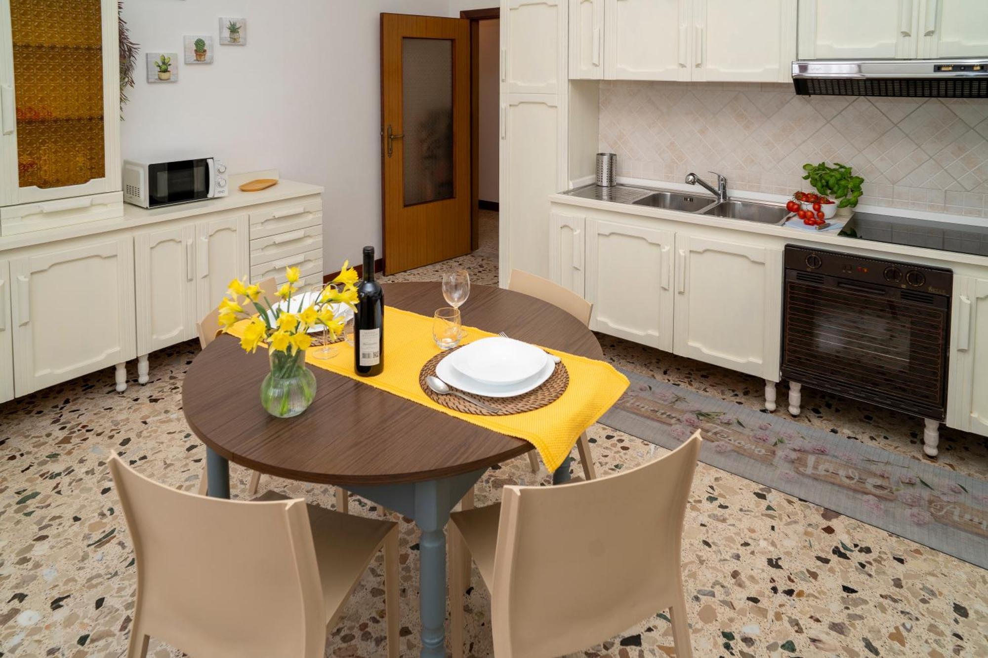 Ferienwohnung Sotto La Torre Caiazzo Exterior foto